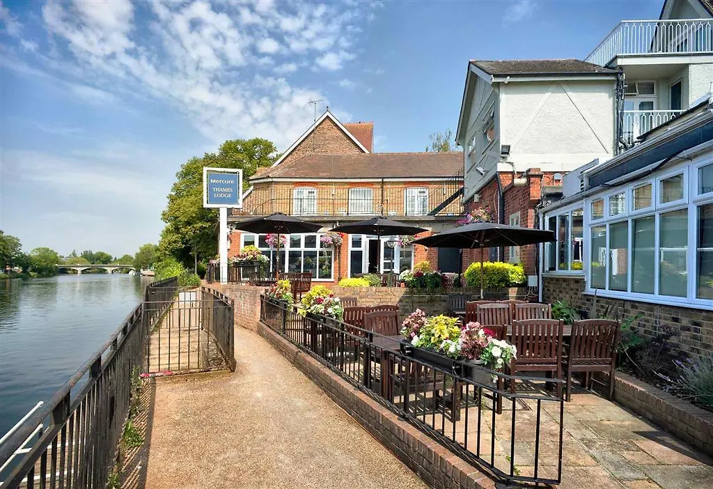 Sunday London Staines-Upon-Thames Heathrow T5 Hotel United Kingdom